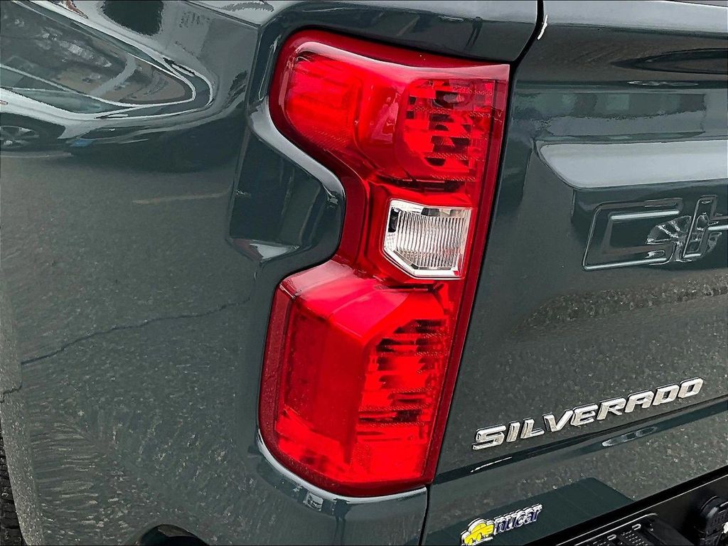 2025 Chevrolet Silverado 1500 — photo 33