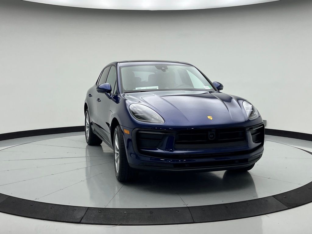 Thumbnail: 2025 Porsche Macan - 7