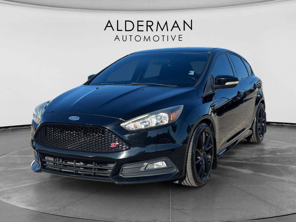 Shadow Black 2017 Ford Focus Hatchback Front-Wheel Drive 6-Speed Manual