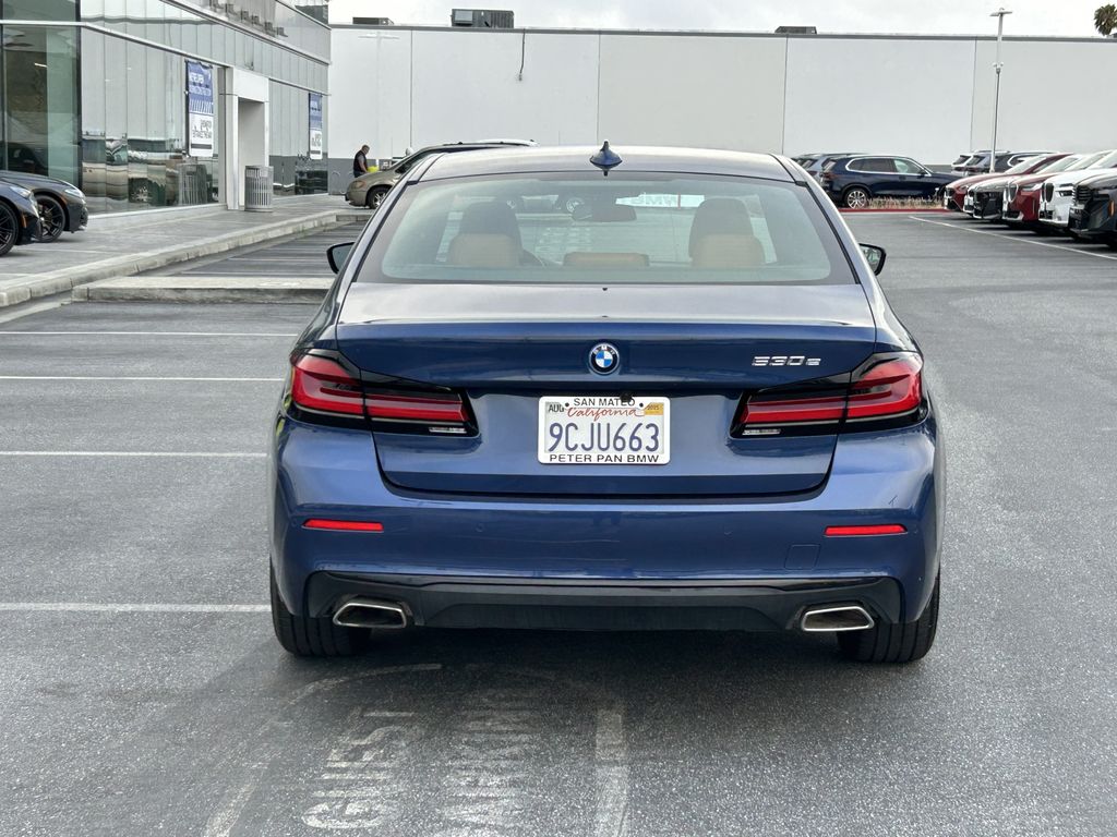 Thumbnail: 2022 BMW 5 Series - 4