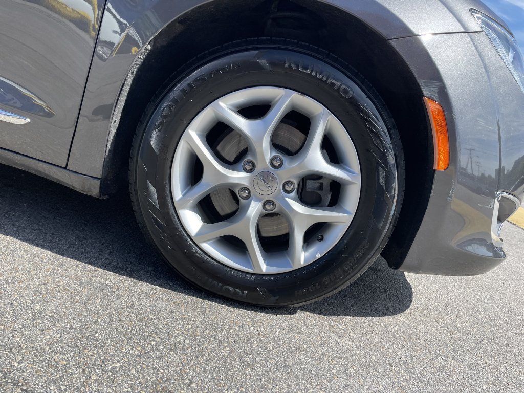 Used 2019 Chrysler Pacifica Van