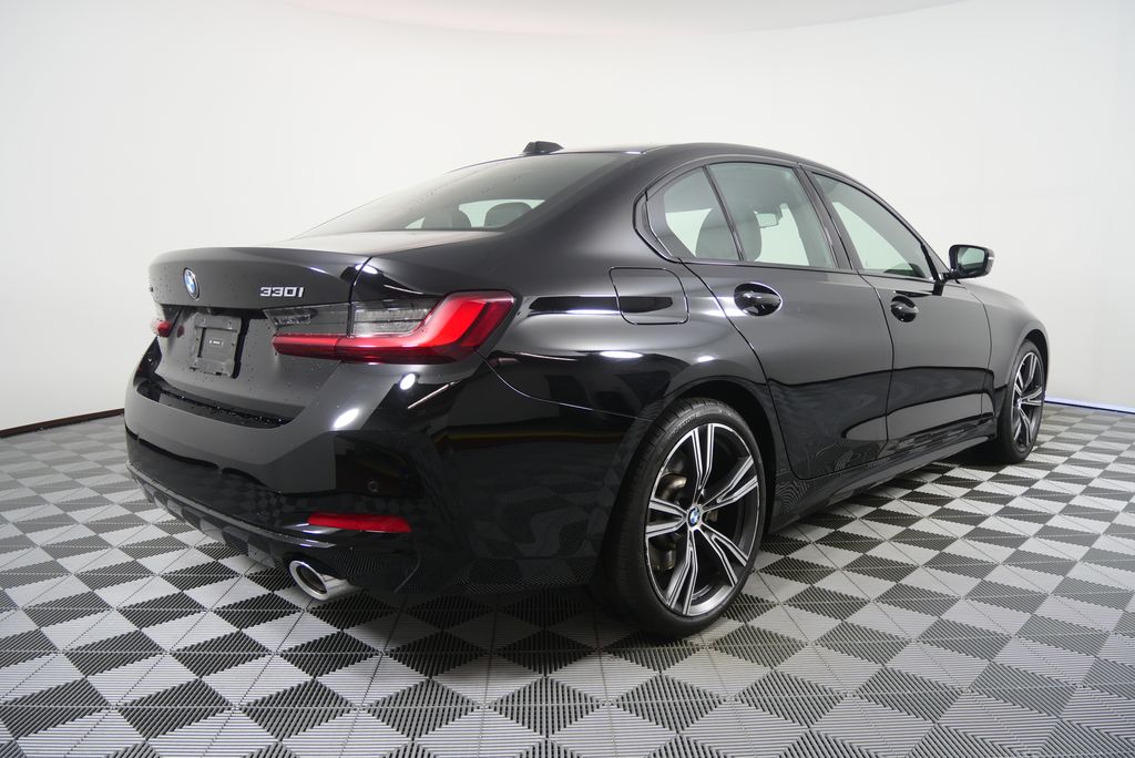 Thumbnail: 2023 BMW 3 Series - 3