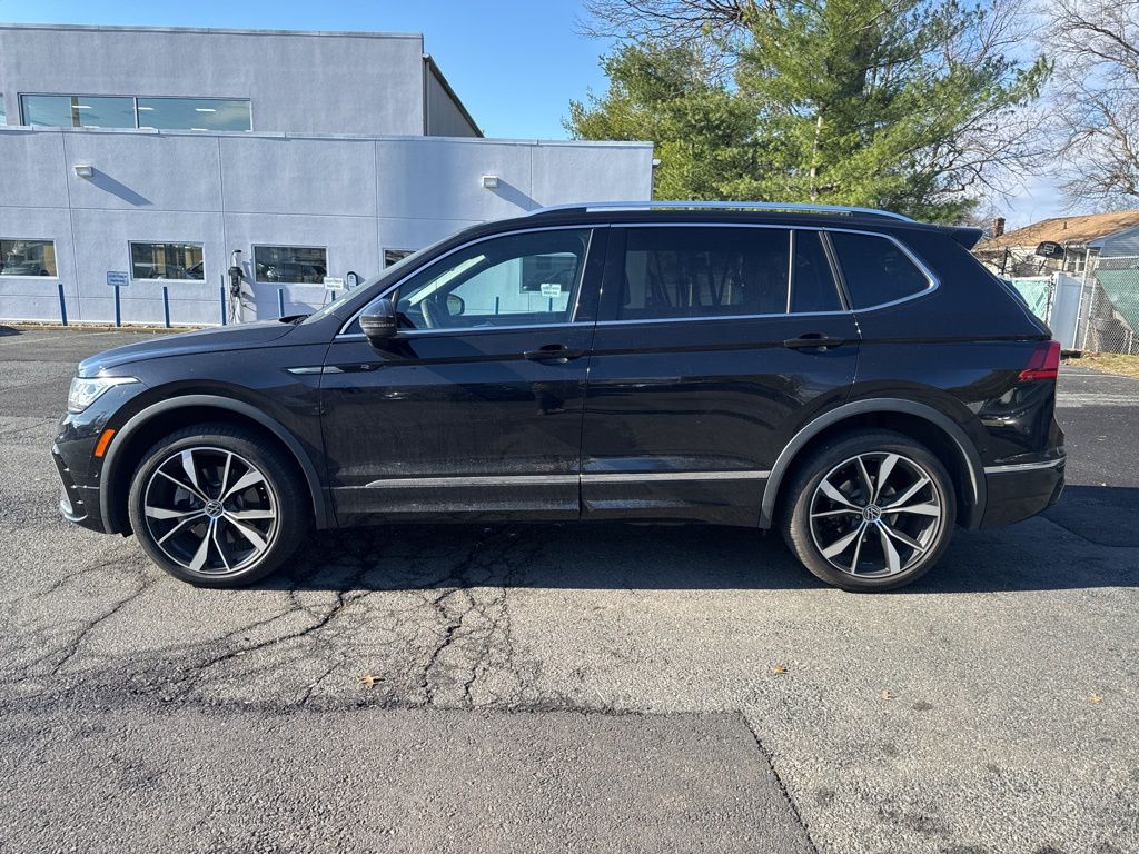 Deep Black 2023 Volkswagen Tiguan SEL R-Line 4Motion SUV / Crossover All-Wheel Drive 8-Speed Automatic