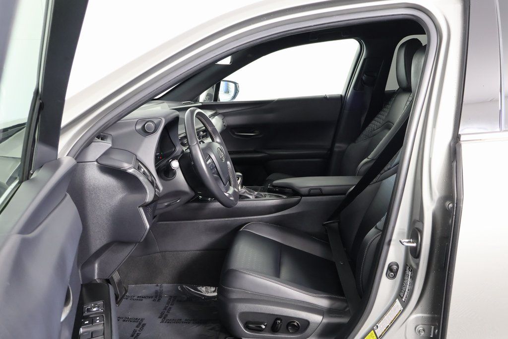 Thumbnail: 2021 Lexus UX - 10