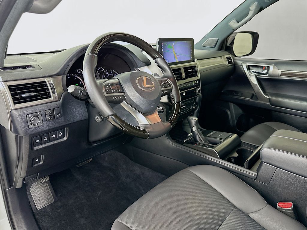 Thumbnail: 2022 Lexus GX - 9