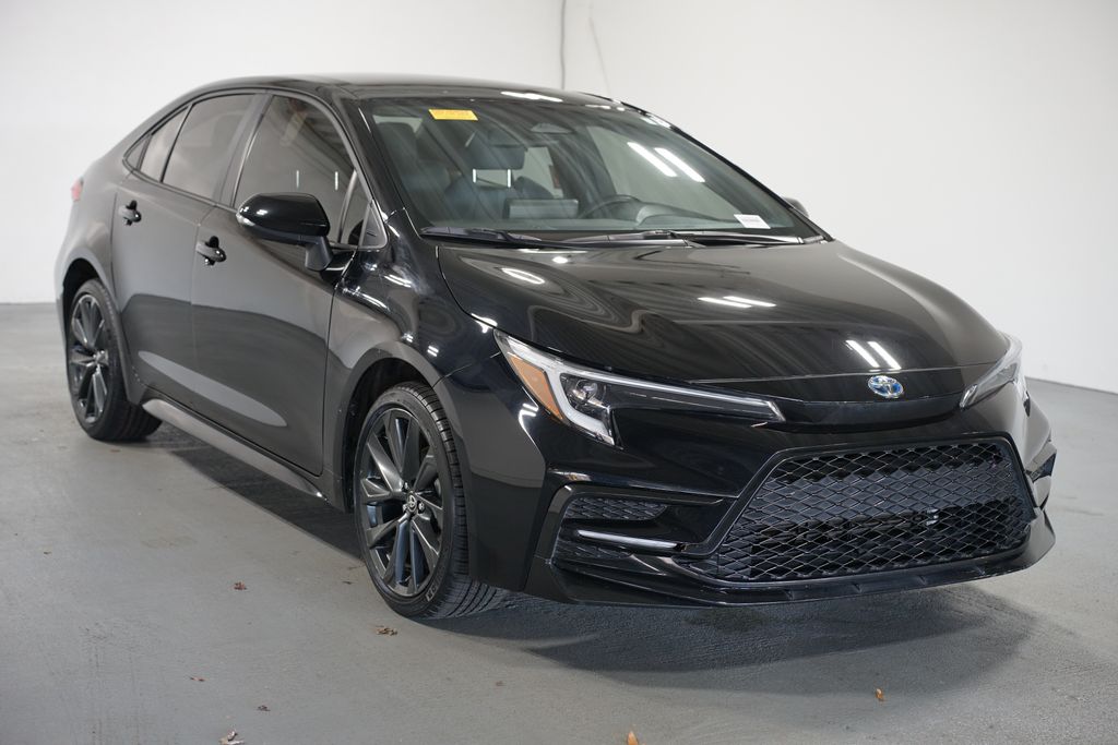 Thumbnail: 2025 Toyota Corolla - 3