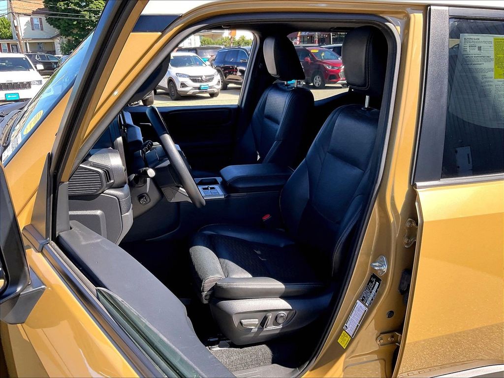 2025 Toyota Land Cruiser — photo 10