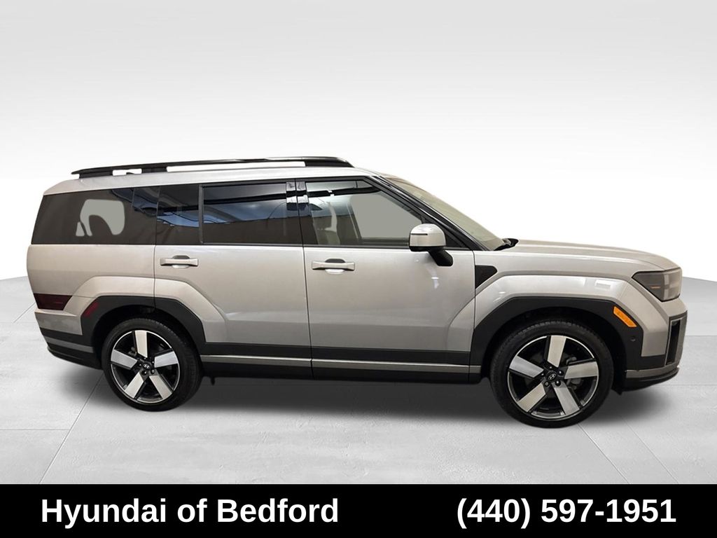2025 Hyundai Santa Fe Hybrid Limited - Image 4