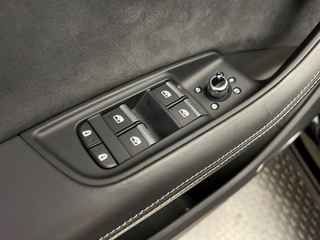 Thumbnail: 2024 Audi SQ7 - 25