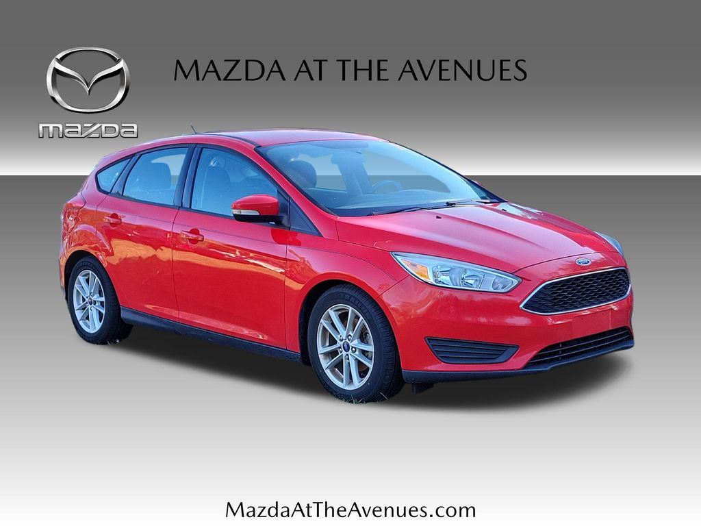 2016 Ford Focus SE's photo