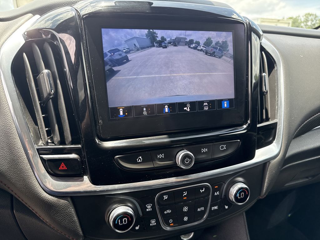 2023 Chevrolet Traverse RS White at Community Kia