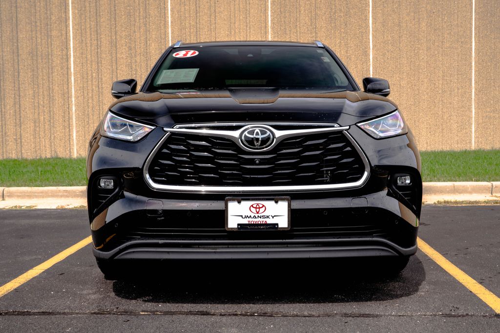 Used 2021 Toyota Highlander SUV