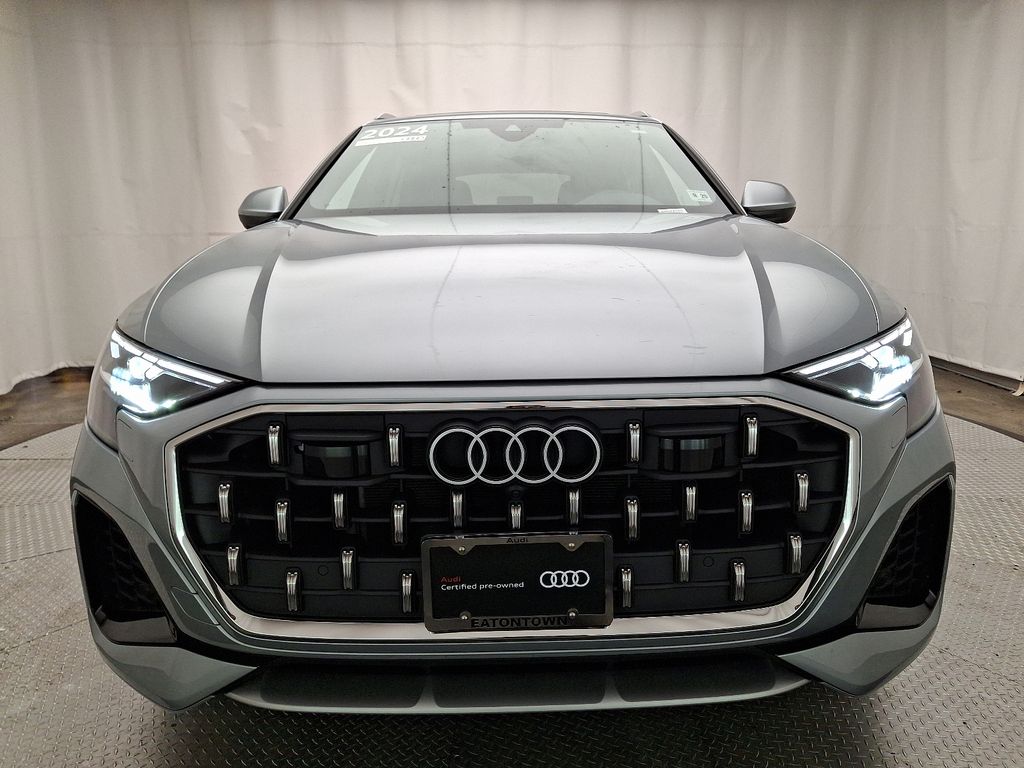 2024 Audi Q8 Premium 2