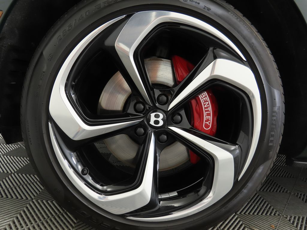 Thumbnail: 2025 Bentley Bentayga - 30