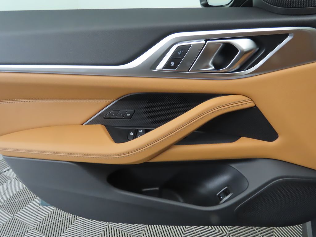 Thumbnail: 2025 BMW i4 - 25