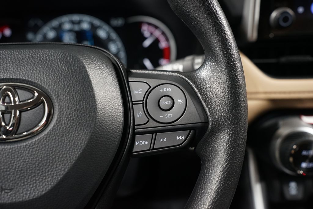 Thumbnail: 2025 Toyota RAV4 - 13