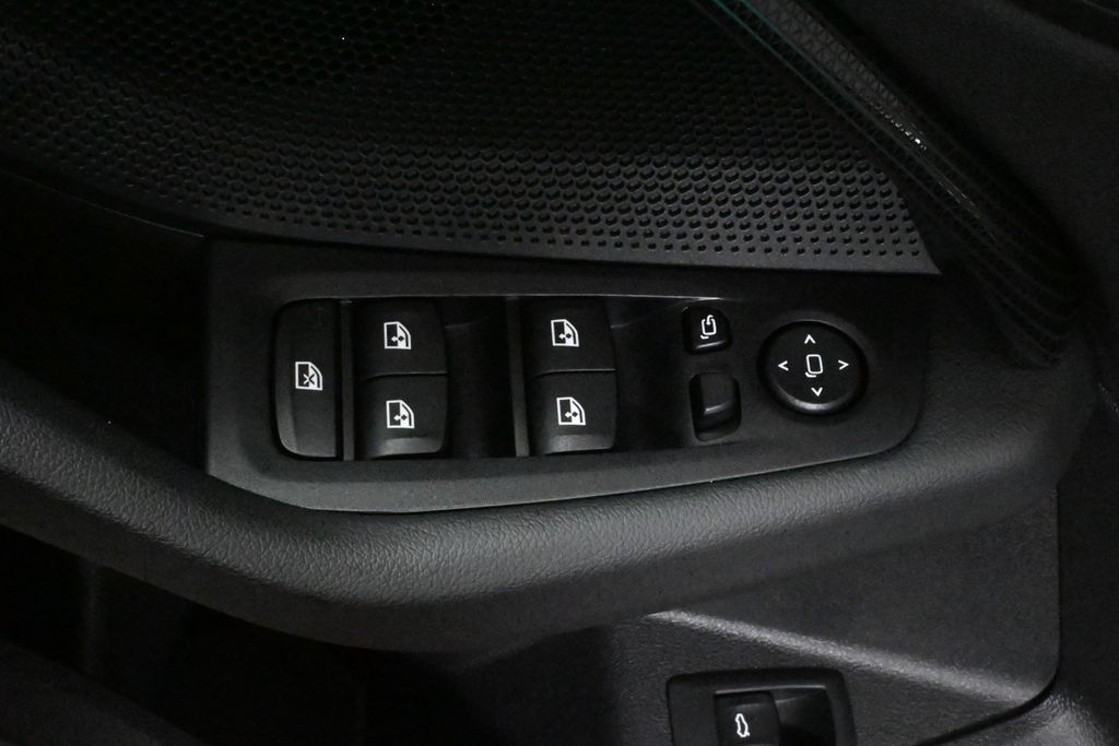 Thumbnail: 2023 BMW 2 Series - 30