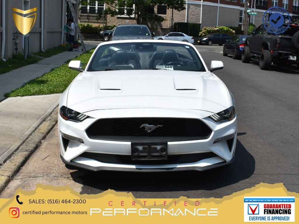 Oxford White 2023 Ford Mustang Convertible Rear-Wheel Drive Automatic