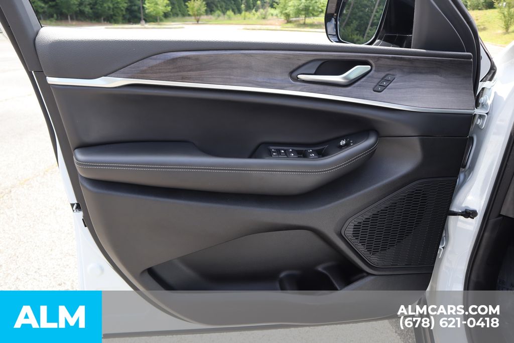 2024 Jeep Grand Cherokee Limited photo 12