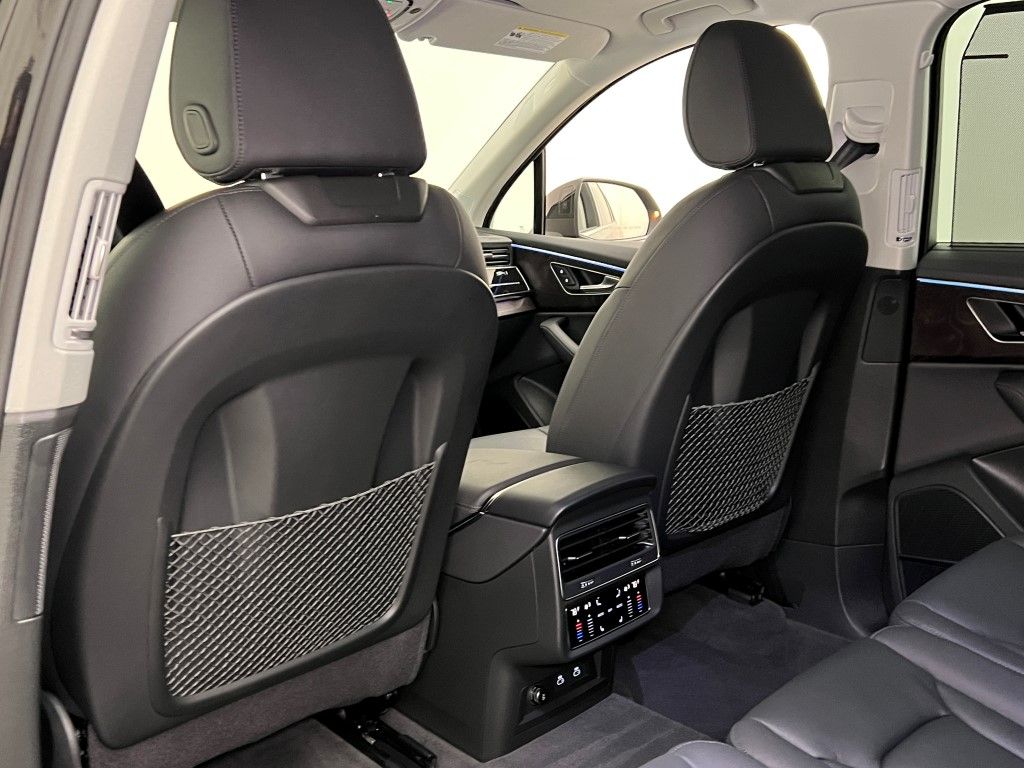 Thumbnail: 2023 Audi Q7 - 24