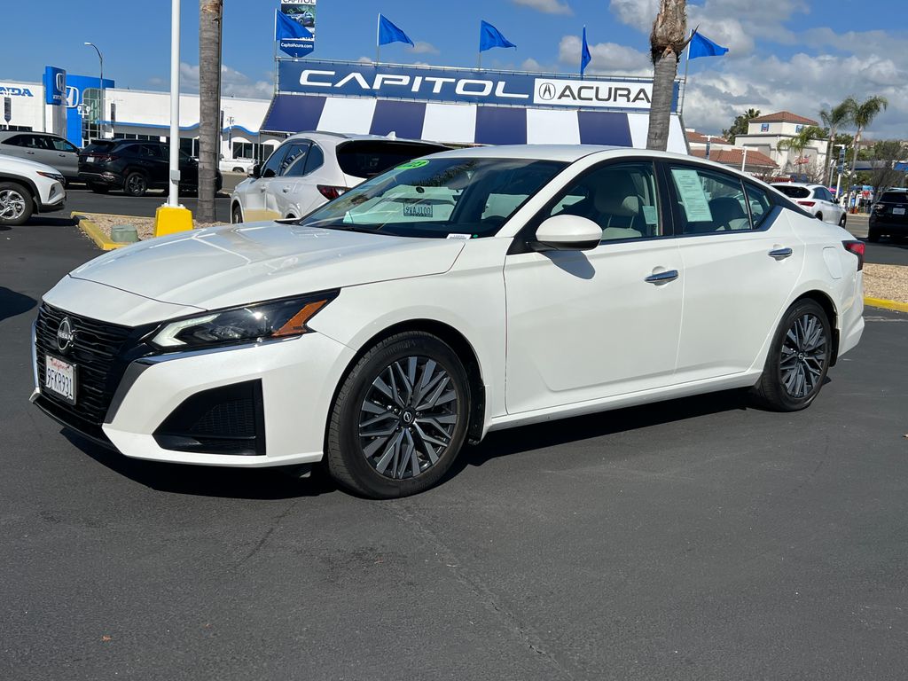 Thumbnail: 2023 Nissan Altima - 4