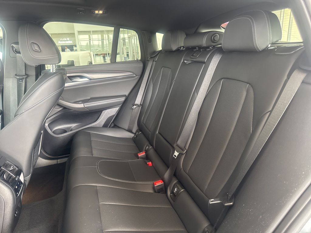 Thumbnail: 2025 BMW X4 - 25