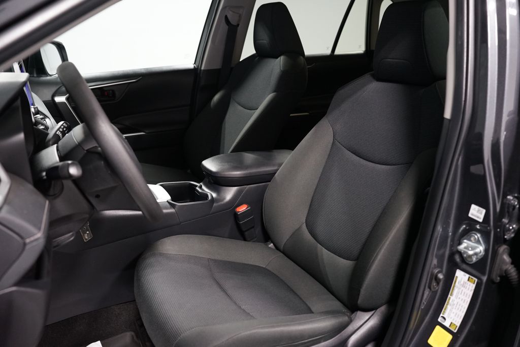 Thumbnail: 2025 Toyota RAV4 - 25