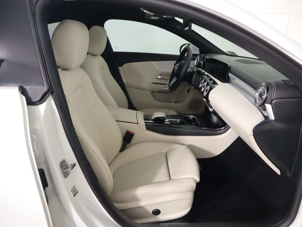 Thumbnail: 2023 Mercedes-Benz CLA - 20