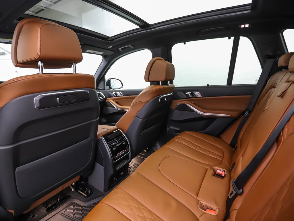 Thumbnail: 2026 BMW X5 - 21