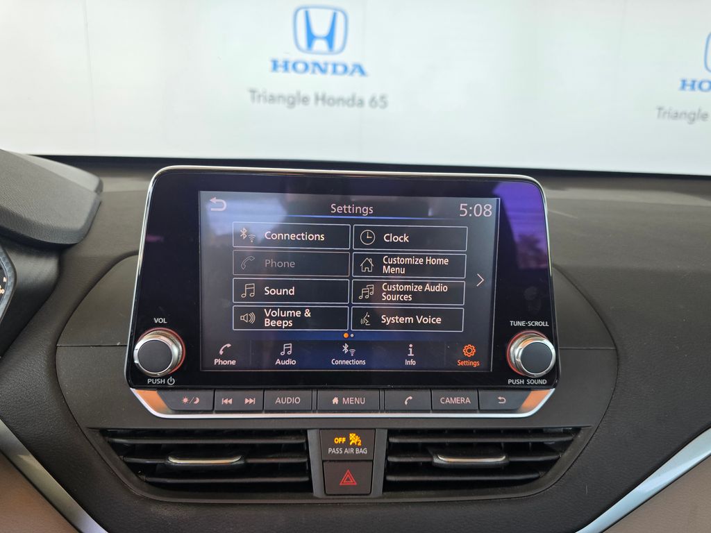 Thumbnail: 2019 Nissan Altima - 16
