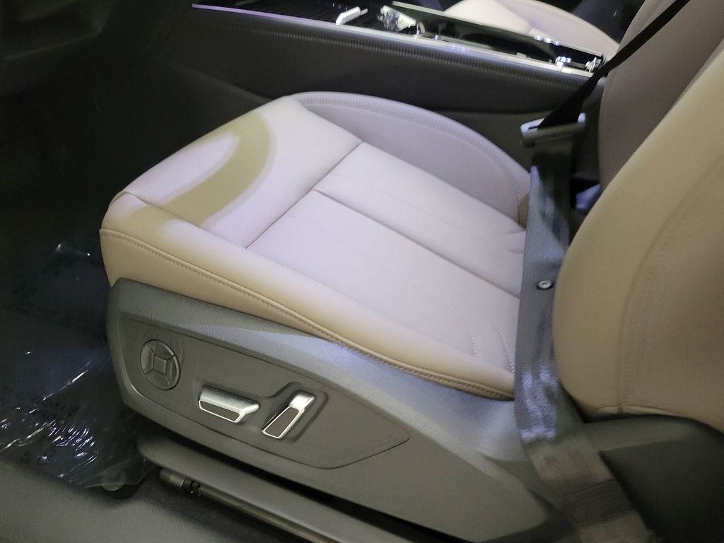 Thumbnail: 2026 Audi Q3 - 26