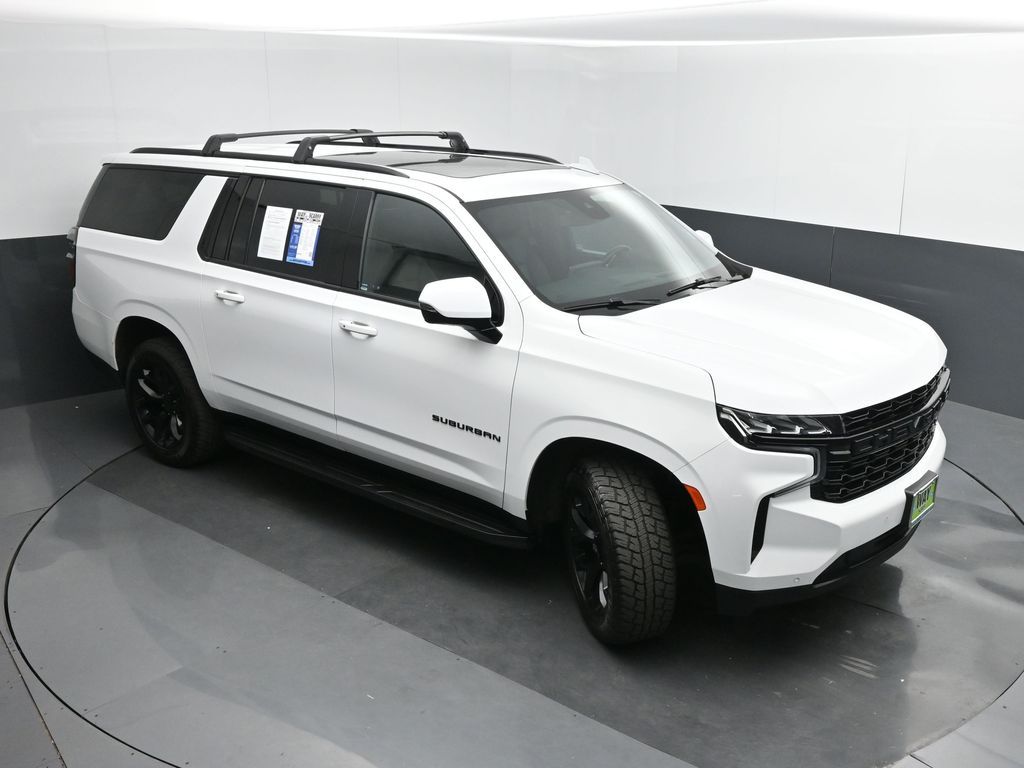 2023 Chevrolet Suburban 4WD RST