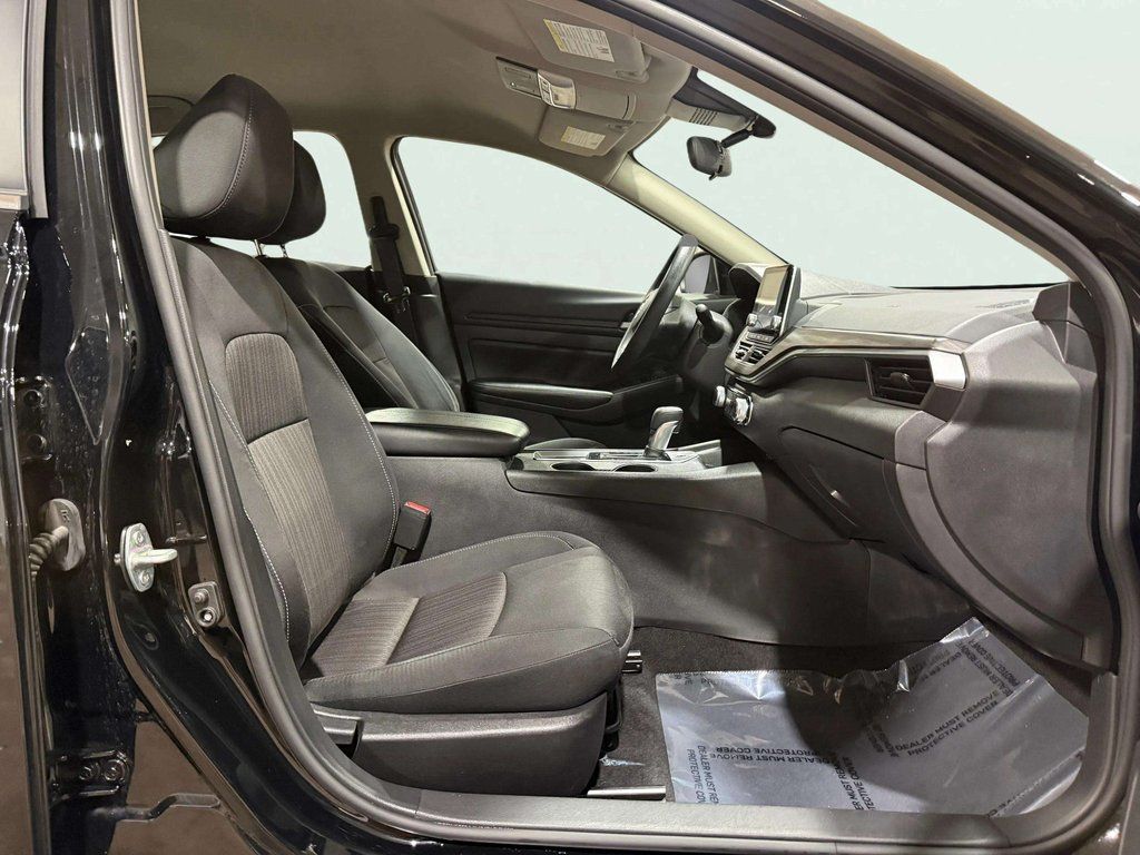 Certified Used 2025 Super Black Nissan 2.5 SV image 25