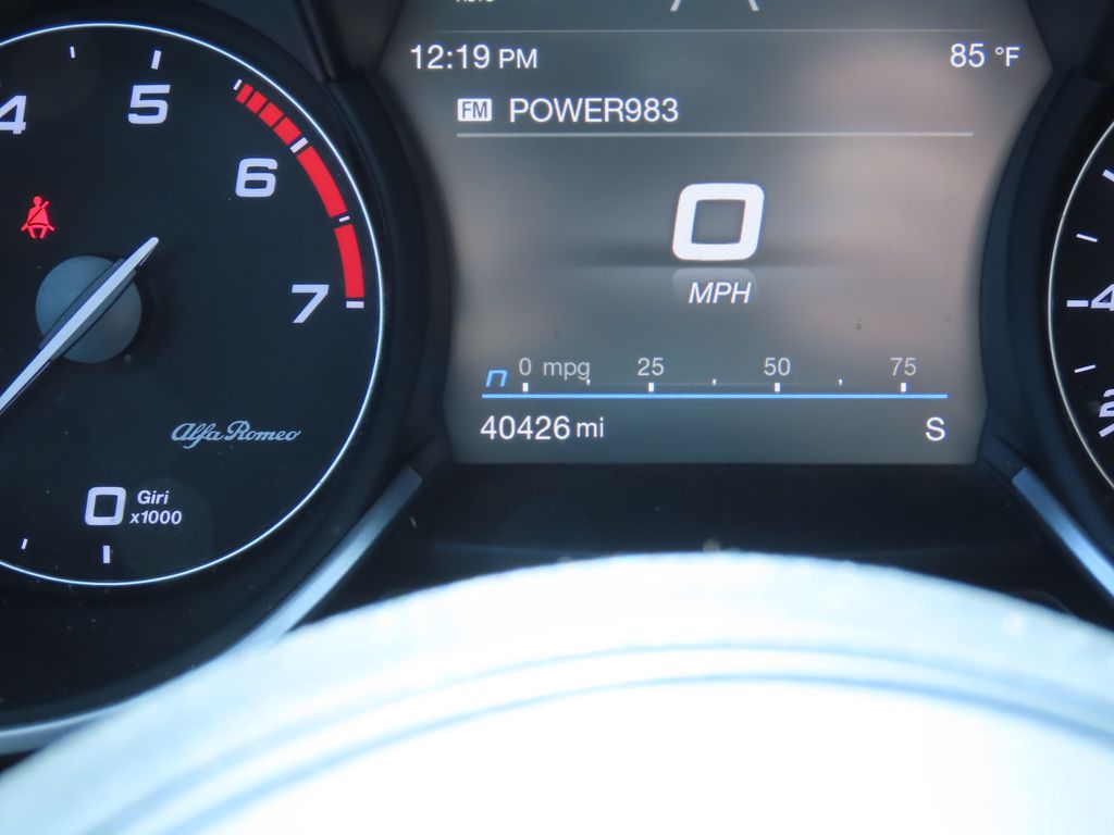 Thumbnail: 2021 Alfa Romeo Stelvio - 20