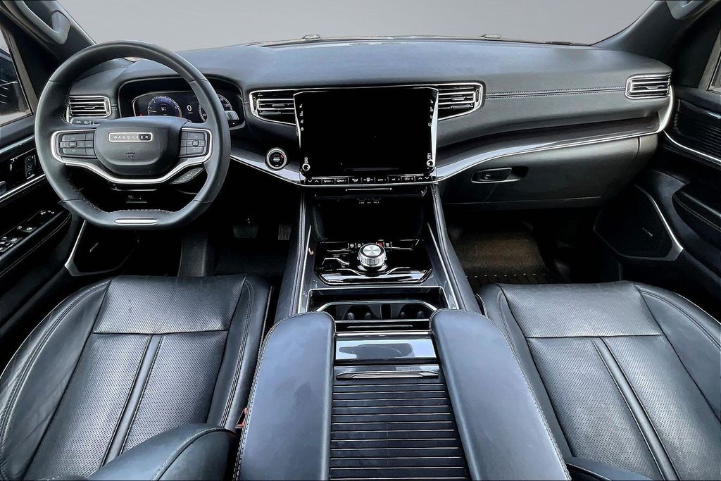 2023 Jeep Wagoneer Base - 7