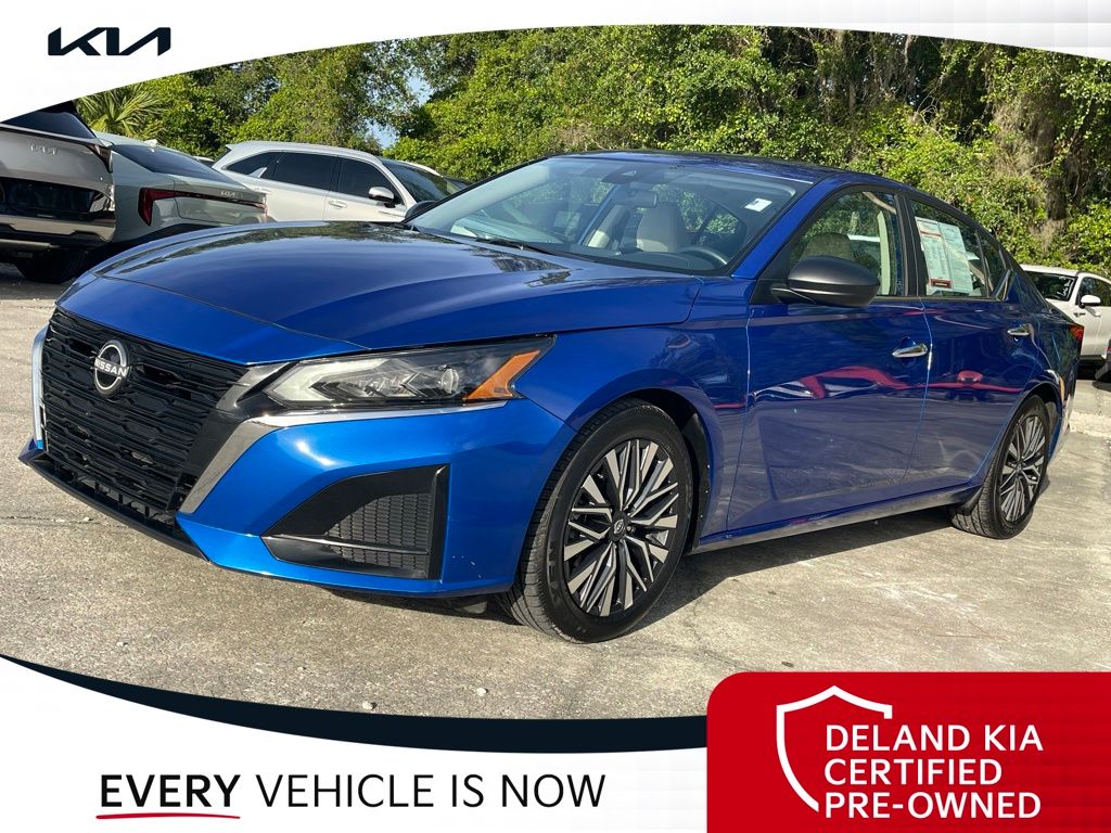 2025 Nissan Altima SV - Photo 9