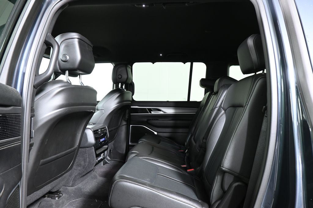 Thumbnail: 2025 Jeep Wagoneer - 6