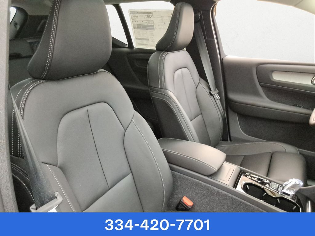 new 2025 Volvo XC40 car, priced at $37,599