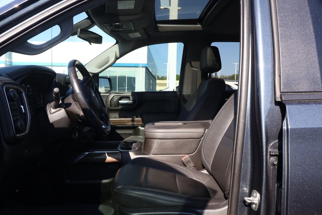 Thumbnail: 2021 Chevrolet Silverado 1500 - 12