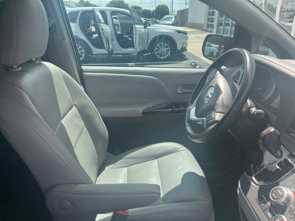 car-gallery-4