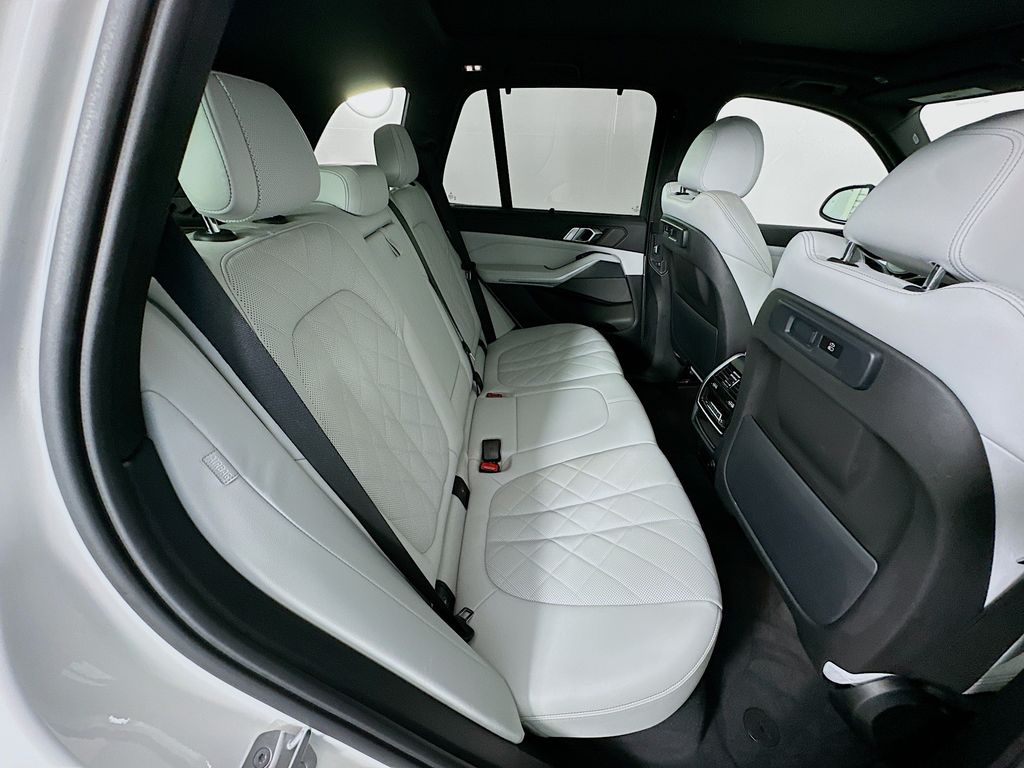 Thumbnail: 2023 BMW X5 - 28