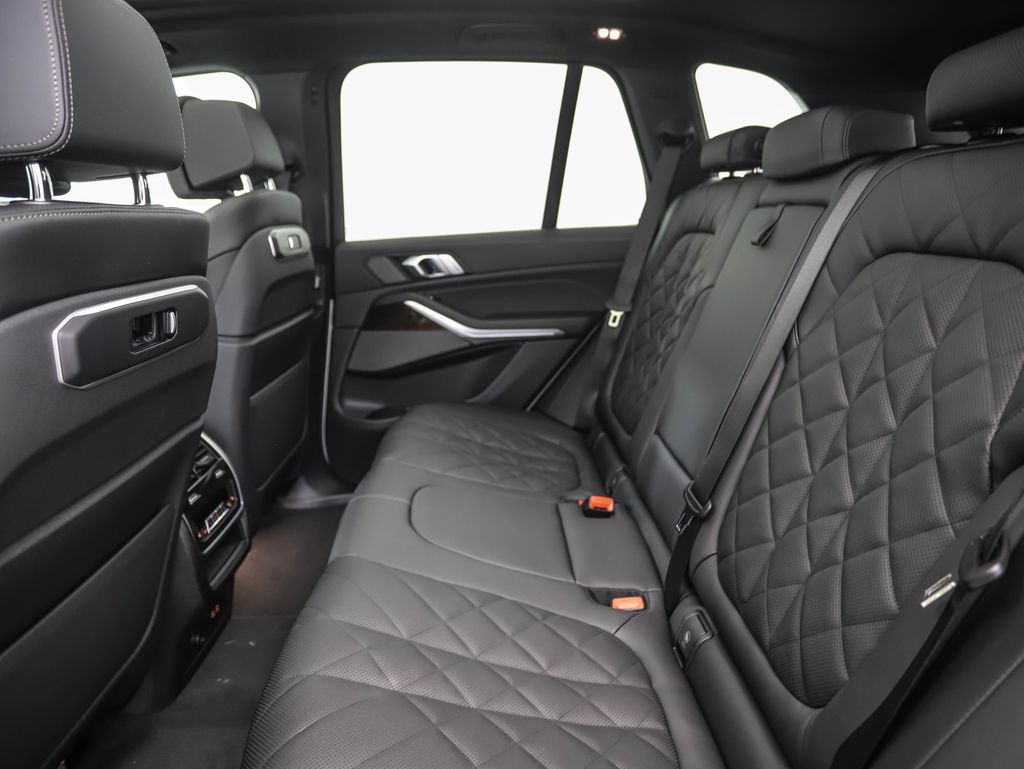 Thumbnail: 2026 BMW X5 - 21