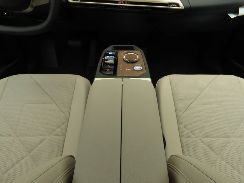 2025 BMW iX xDrive50 16
