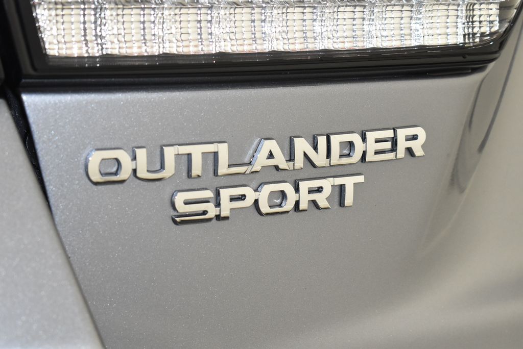 2024 Mitsubishi Outlander Sport ES 9