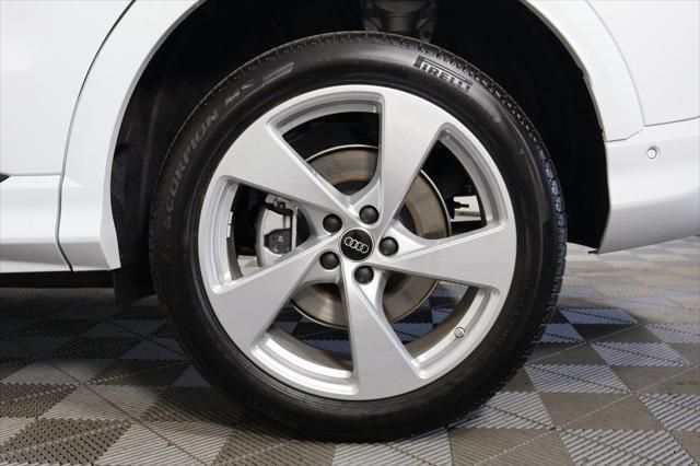 Thumbnail: 2025 Audi Q5 - 10