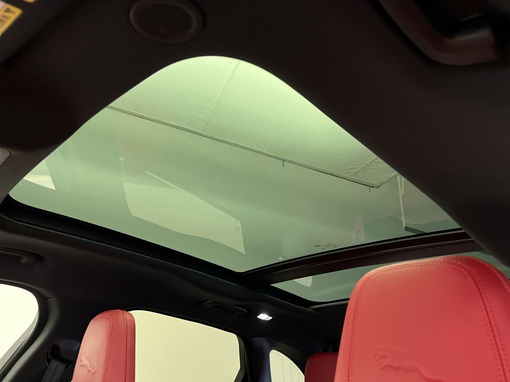 Thumbnail: 2021 Jaguar F-Pace - 22