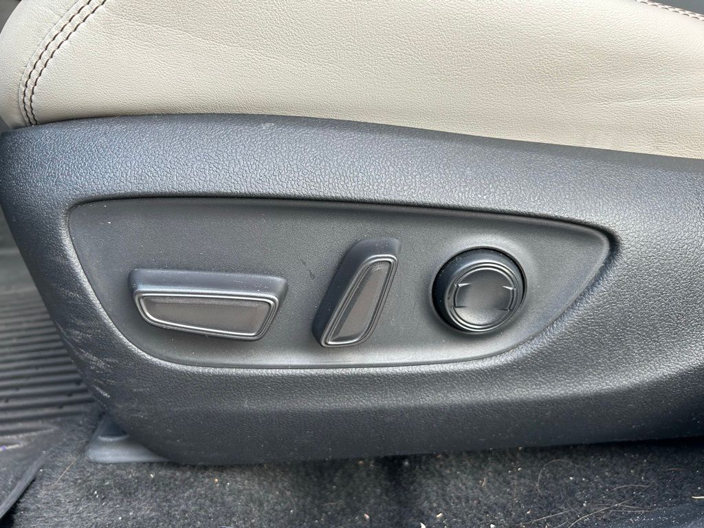 2024 Toyota RAV4 Limited 16