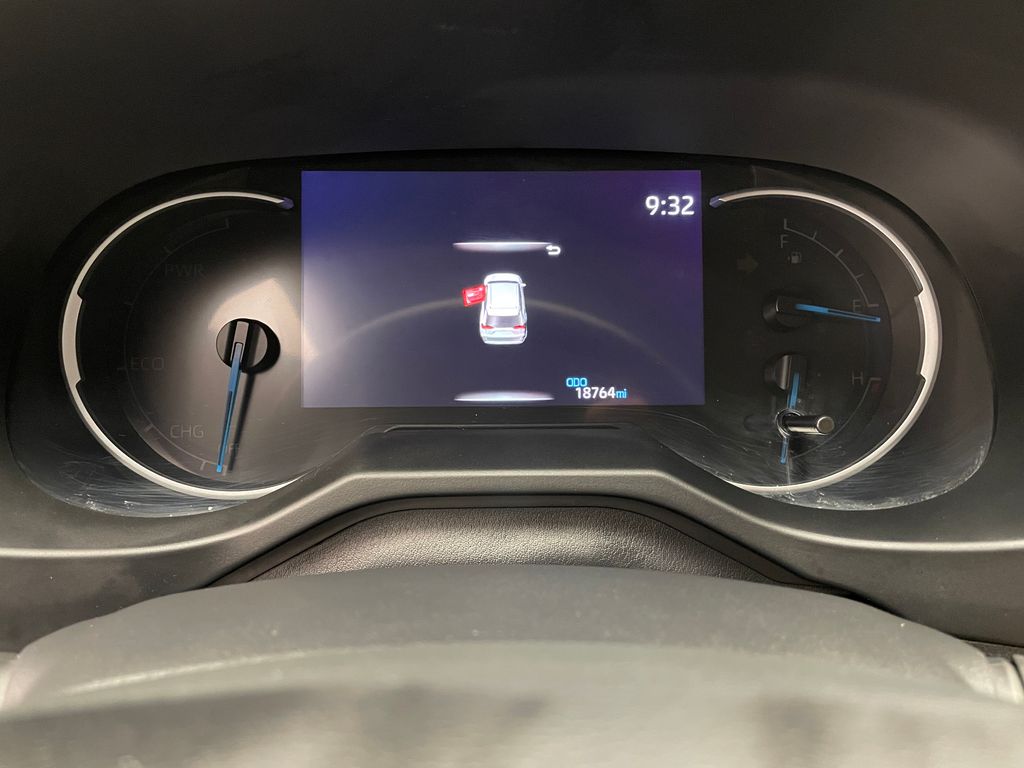 2023 Toyota RAV4 LE 23