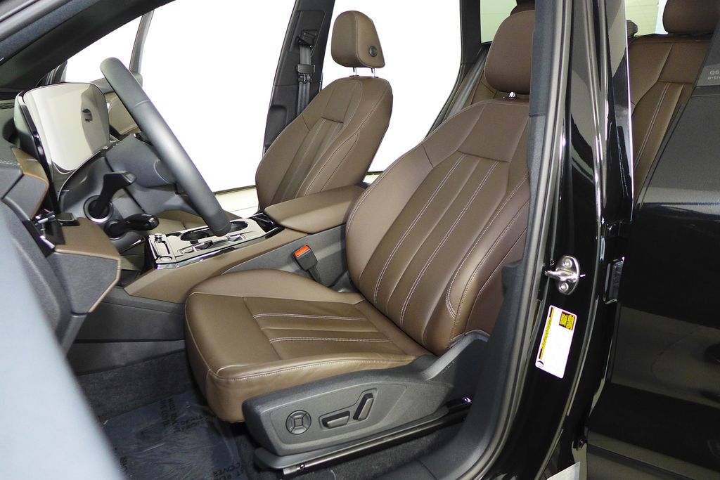 Thumbnail: 2025 Audi Q6 e-tron - 22