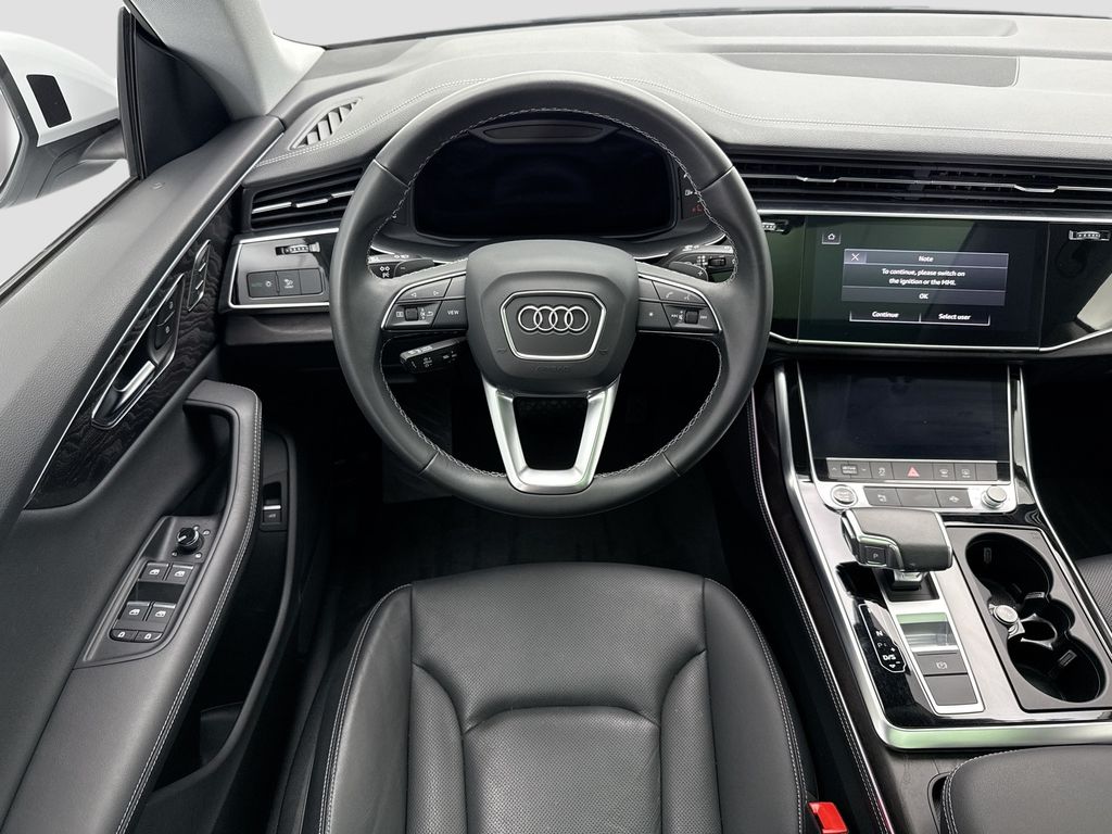 Thumbnail: 2023 Audi Q8 - 10